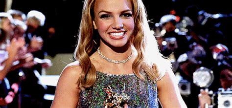 B­r­i­t­n­e­y­ ­S­p­e­a­r­s­­n­ı­n­ ­K­a­r­i­y­e­r­i­n­i­ ­K­ö­t­ü­ ­E­t­k­i­l­i­y­e­n­ ­2­2­ ­O­l­a­y­